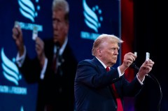 Trump hits Bidenomics inflation with mini Tic-Tac prop