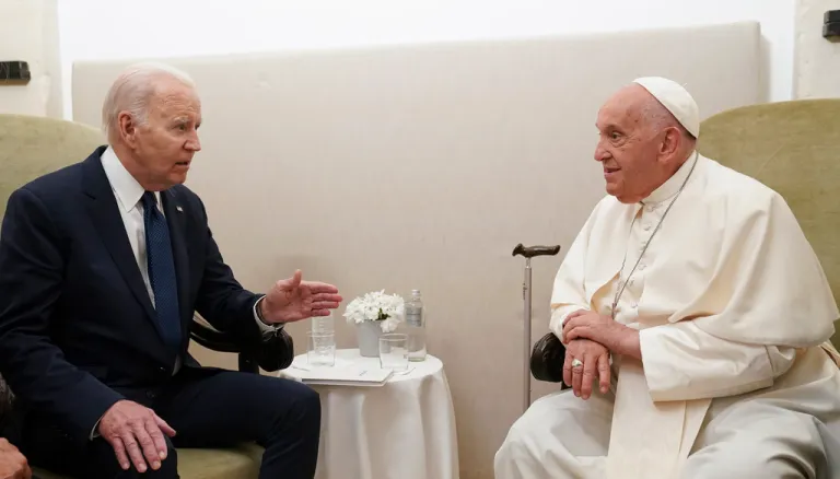 Biden meets with Pope Francis at G7 in Italy