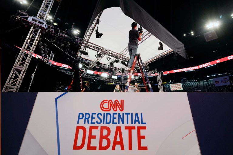 White House press corps rips CNN for lack of access