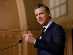 California minimum wage hike delayed as budget problems persist