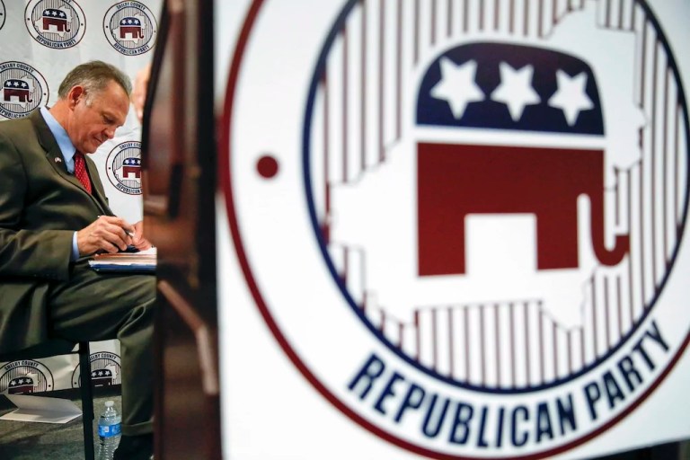 Top Illinois Republican fed up with party infighting resigns weeks before RNC