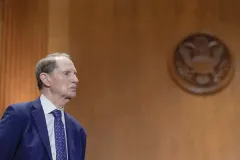 Wyden leads Senate Democrats’ investigation into Jared Kushner’s private equity firm