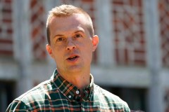 House Democrats push for friendlier approach to conservative media in 2024 aftermath