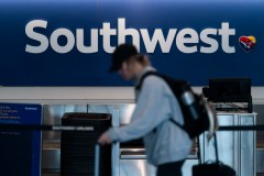 Southwest Airlines ends decadeslong ‘two bags fly free’ policy