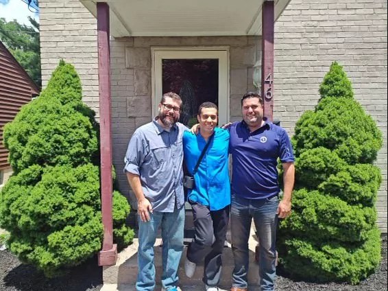Pennsylvania state senator helps save collapsed FedEx driver
