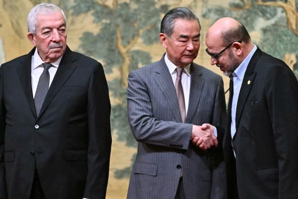 Hamas and Fatah sign agreement in Beijing