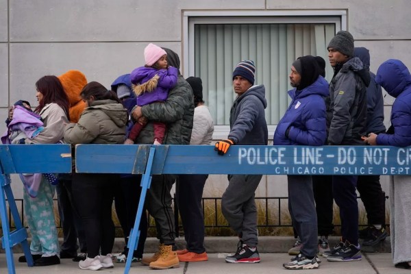 Chicago bracing for Greg Abbott to send up to 25,000 migrants to city ahead of DNC