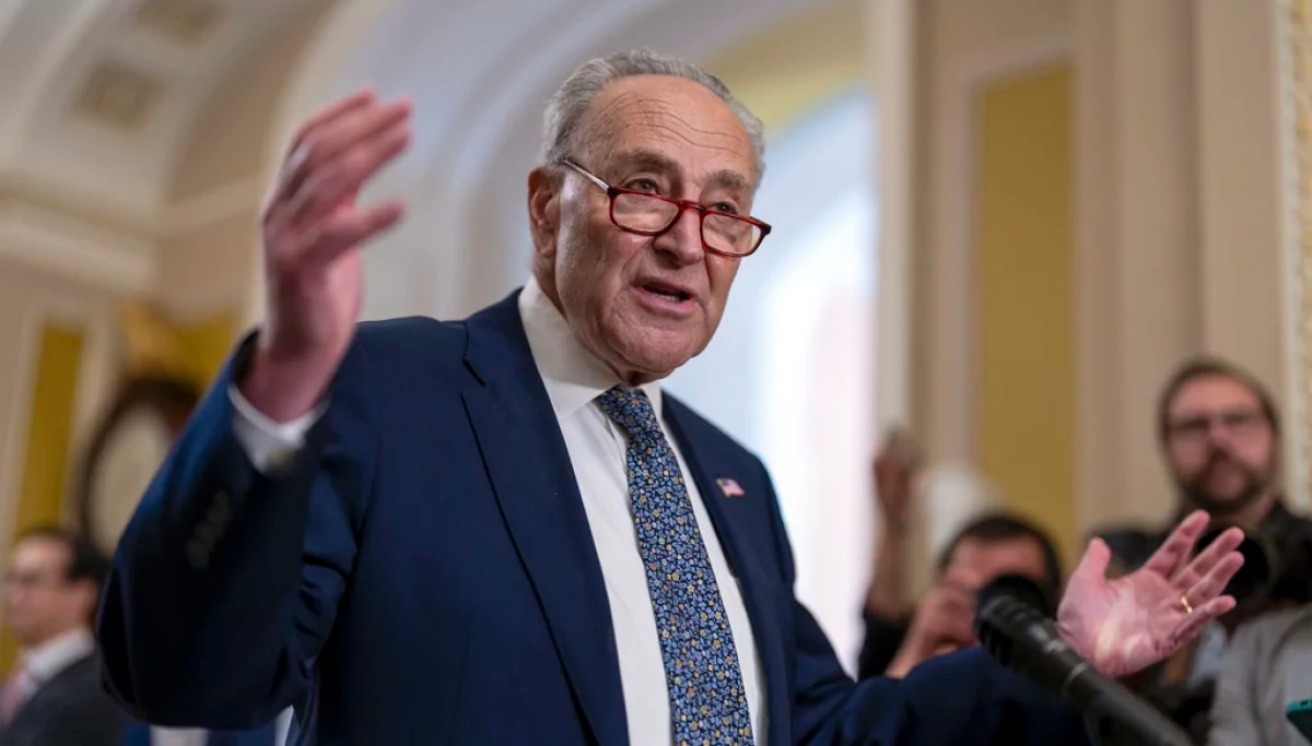 Schumer endorses Brian Schatz to succeed Durbin as Senate whip