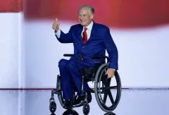 Walz says Abbott ‘has a point’ on border crisis