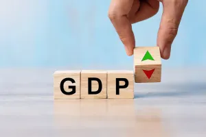 The economy didn’t miss. The experts did