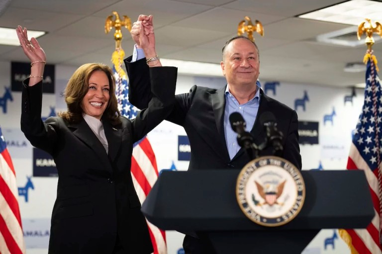 Kamala Harris raises $200 million in first week of campaign