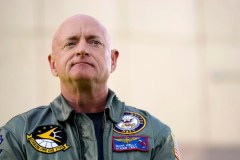 Former astronaut, other senators introduce legislation to make low-Earth orbit safer