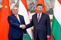 Xi calls for Ukraine ceasefire during meeting with Orban