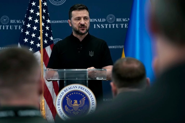 Zelensky reaches out to Republicans amid Biden’s political troubles