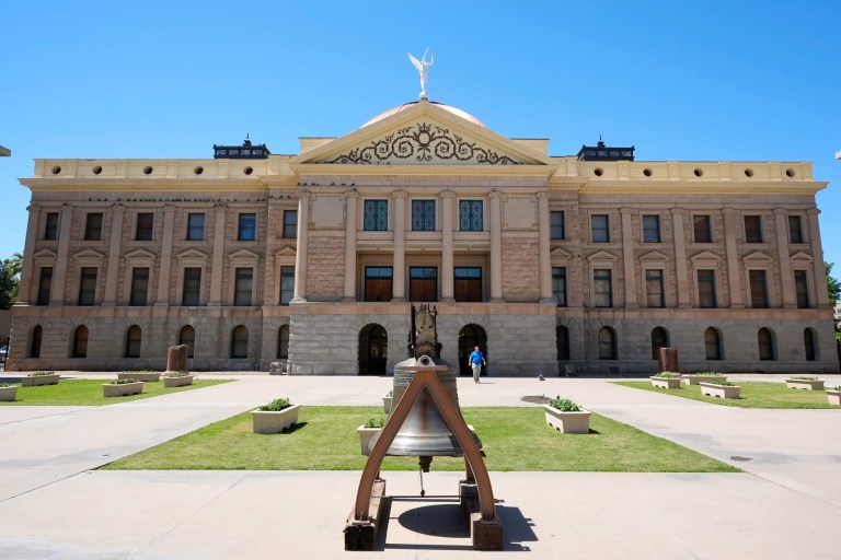 Arizona House advances state’s own ‘no tax on tips’ bill
