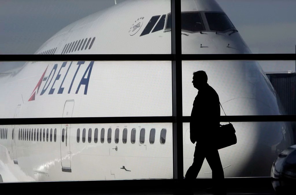 Delta Airlines bans flag pins from other countries following Palestinian flag controversy