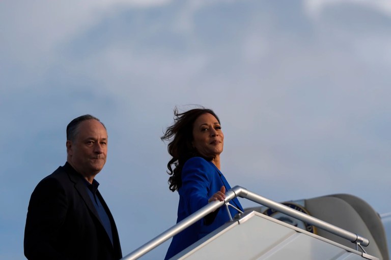 Harris steps up lawmaker outreach Democrats say Biden neglected