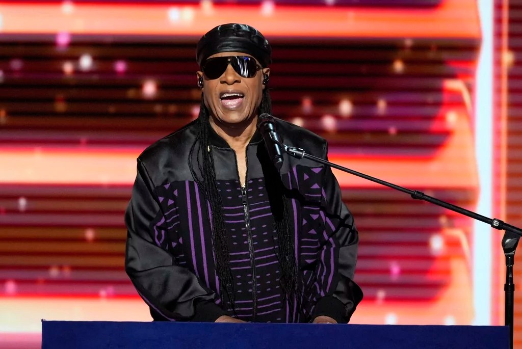 Stevie Wonder rallies Democrats to reach ‘higher ground’ ahead of November