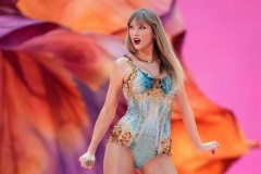 Democrats hope Taylor Swift voter registration plea can turbocharge party’s efforts after Biden drag