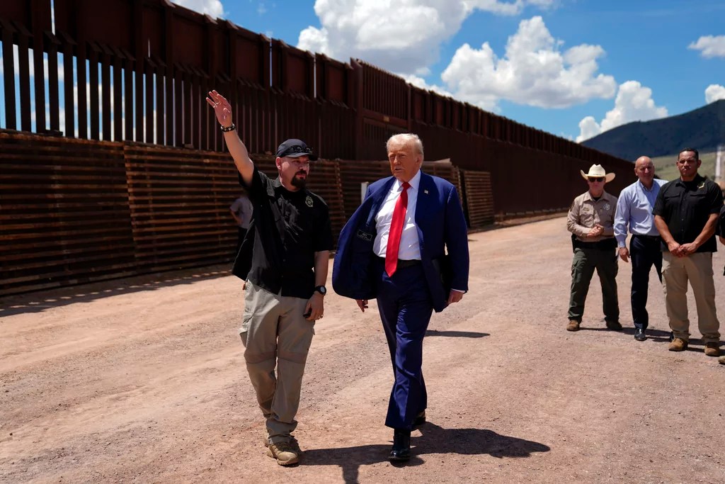 Border Patrol union endorses Trump