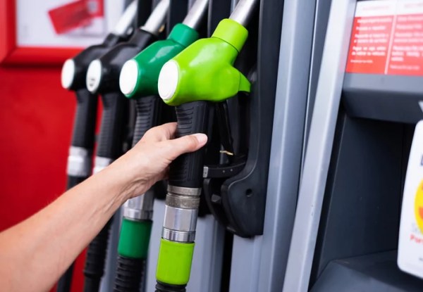 Gas prices: A slight increase at the pumps