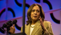 Kamala Harris bets on Philadelphia despite slumping voter turnout