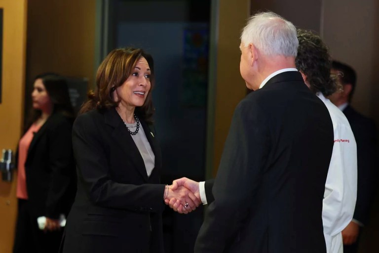 Kamala Harris Walz-es to the left