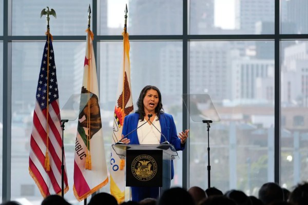 San Francisco mayor orders city to offer bus tickets before housing for homeless