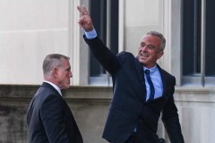 Joe Rogan likes RFK Jr., and that’s bad news for Trump