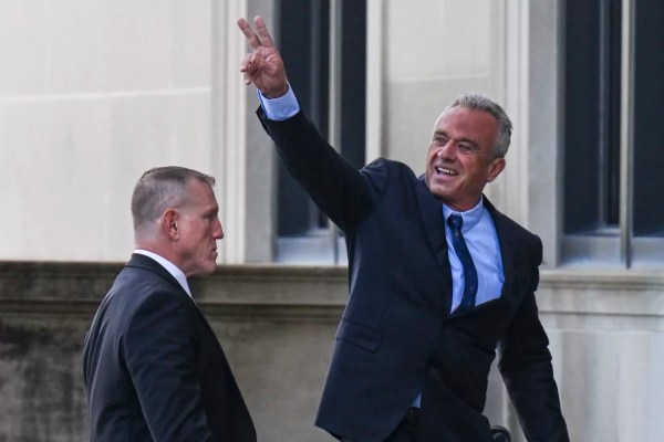 RFK Jr. withdraws from ballot in Arizona ahead of campaign future announcement