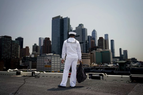 Sailors return to San Diego after extended Navy deployment
