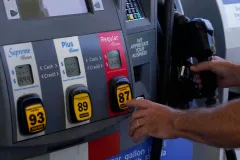 Gas prices: Decrease at the pumps to begin the work week