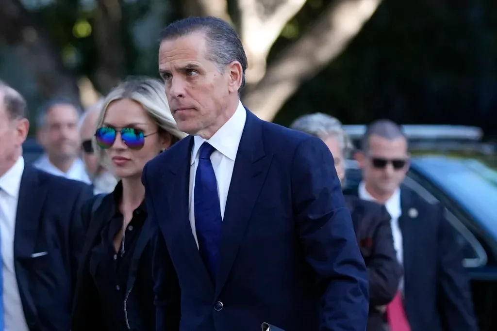 In ugly Democratic feud, both sides deserve to lose