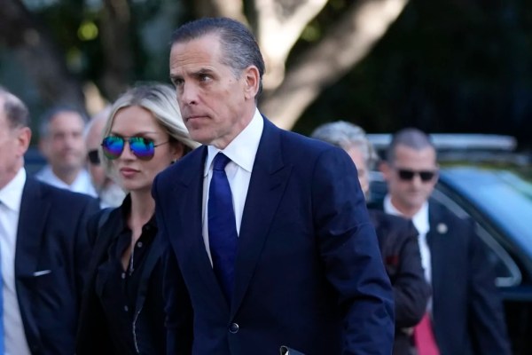In ugly Democratic feud, both sides deserve to lose