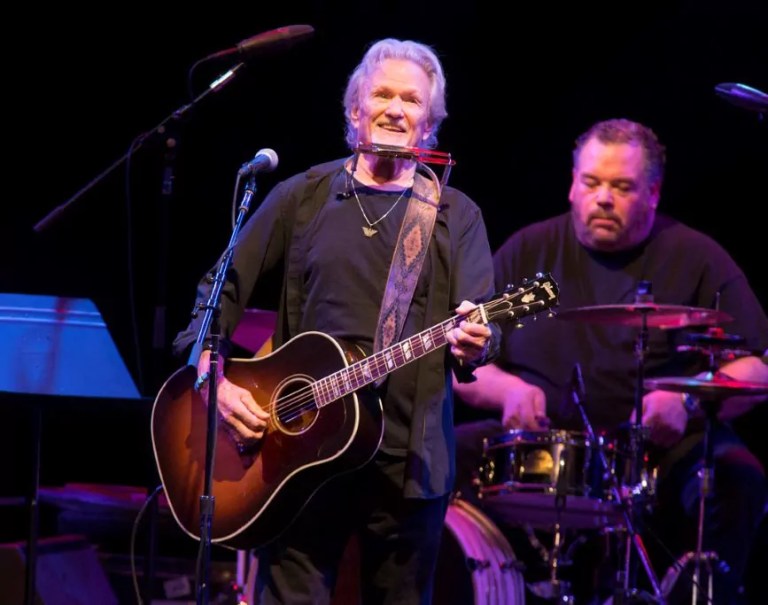 Country singer and actor Kris Kristofferson dead at 88