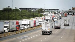 Illegal immigrant truck drivers face bump in the road as ICE hits US highways