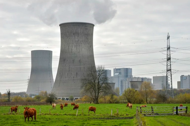 Atmospheric CO2 levels hit record high in 2023, putting green goals in doubt