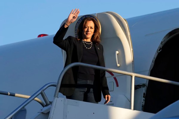 Harris relies on ‘instinct’ for internal polling as lead over Trump slips