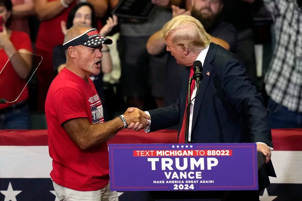 Trump announces plan to make interest on auto loans fully deductible