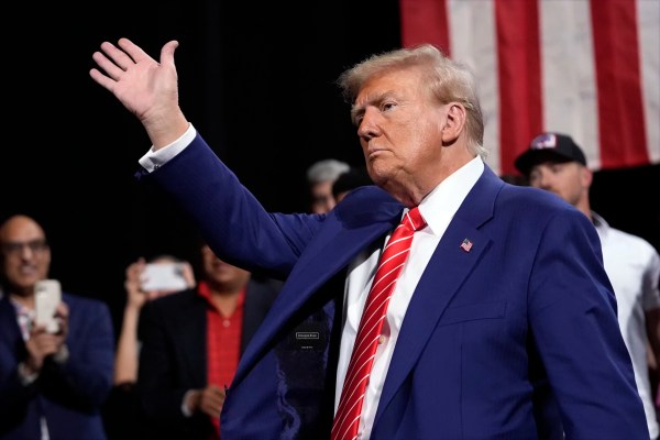 Trump reiterates danger ‘an amorphous group of lunatics’ poses to US