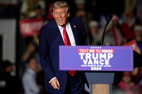 Major odds shift has GOP favored to win House, Trump surging ahead in every swing state
