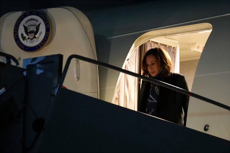 Pennsylvania Democrats worried about Harris campaign operation