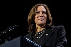 Five reasons Democrats are starting to panic about Harris