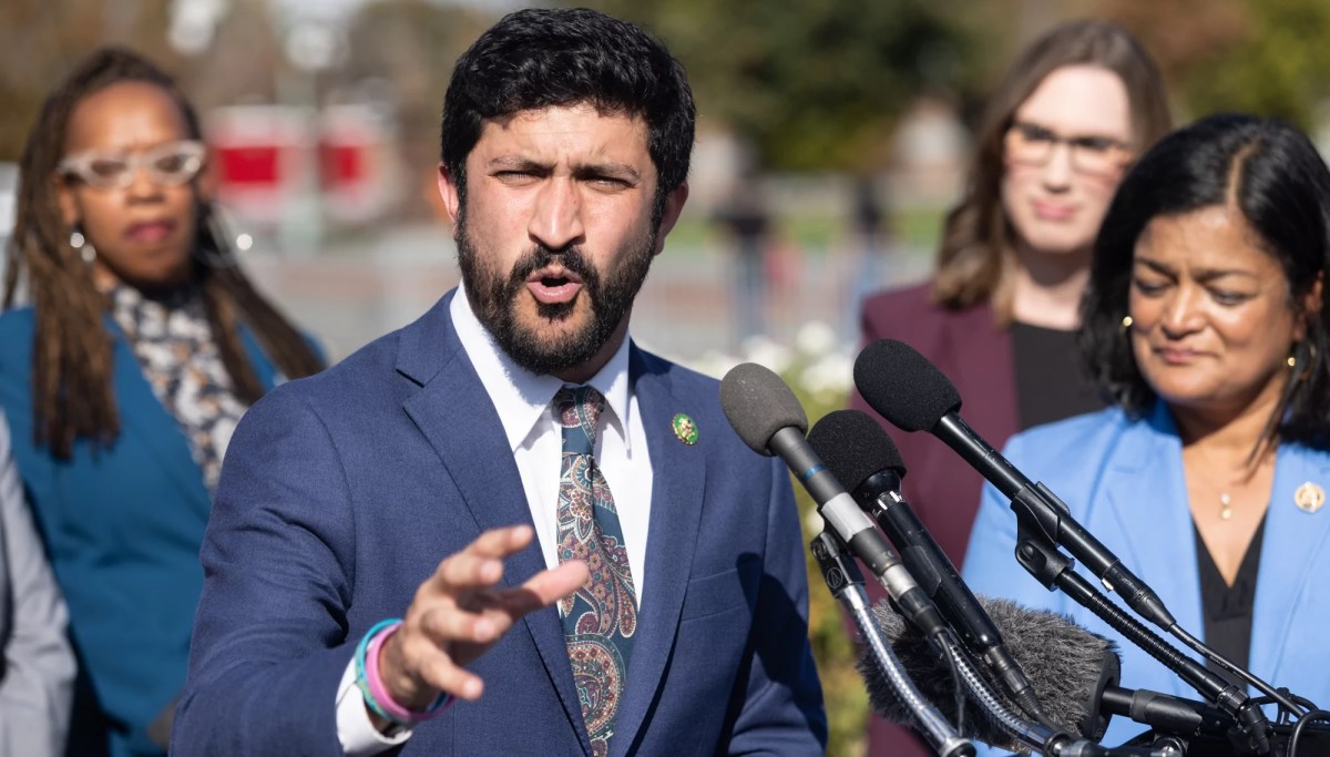 Democrats rebuke the Trump-backed redistricting map in Texas to cut out ...