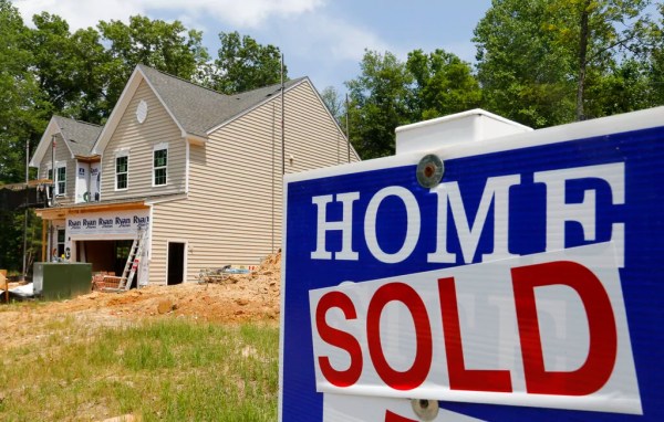 Survey shows home sellers prefer using real estate agents