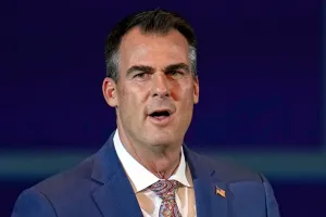 Stitt disagrees with Texas National Guard deployment to Chicago
