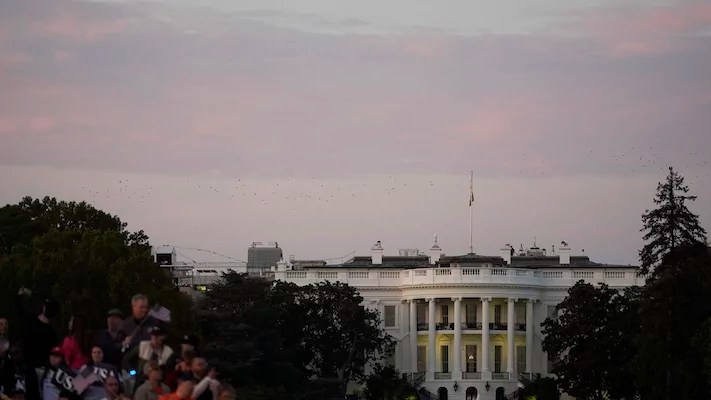Election clues from last major economic reports