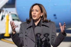 WATCH LIVE: Harris holds rally in Little Chute, Wisconsin