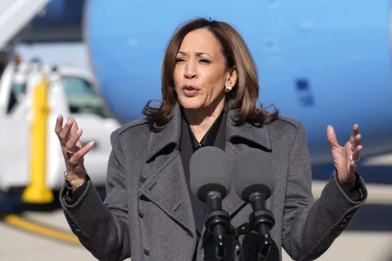 WATCH LIVE: Harris holds rally in Little Chute, Wisconsin