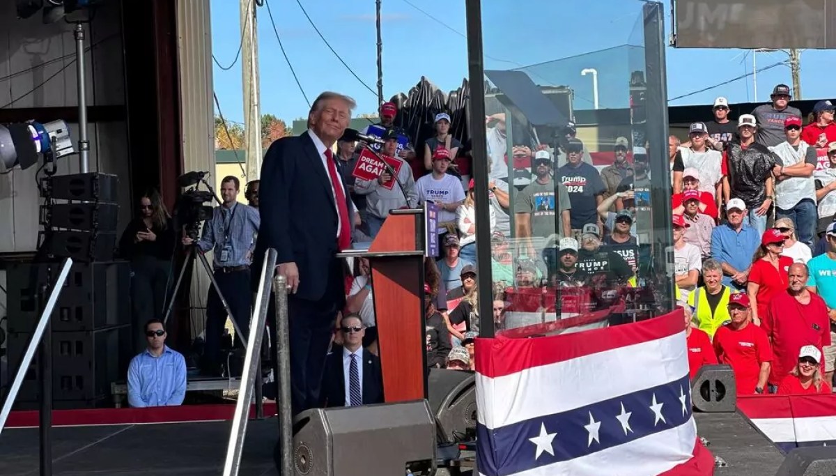 Trump Stranded Rally Goers Rescue Trump rallygoers don garbage bags and safety vests after Biden comment
